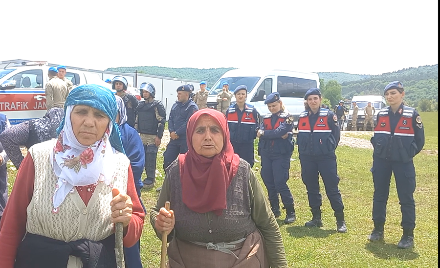 AKP’Lİ SAMSUN BÜYÜK ŞEHİR BELEDİYESİNE LADİK TATLICAKLILARDAN YAYLA PROTESTOSU!