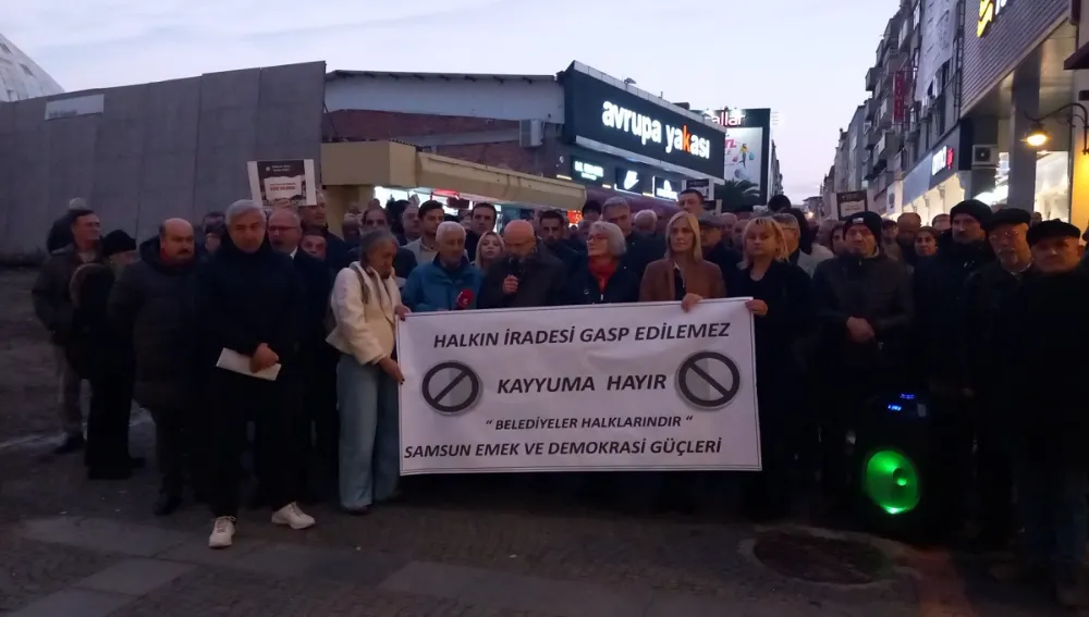 Samsun Emek Demokrasi Güçleri bileşenlerinden belediyelere kayyum atanmasına karşı oturma eylemi 