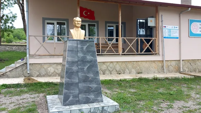 KAVAK’IN KÖSELİ KÖYÜNDE KÖY ENSTİTÜSÜ AYARINDA “KÖSELLİ KÖY YAŞAM MERKEZİ”