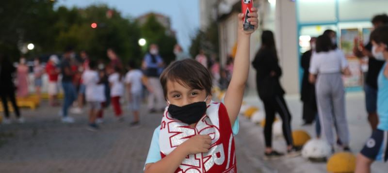 Atakum’da Samsunspor’a Meşaleli Doğum Günü ve Şampiyonluk Kutlaması
